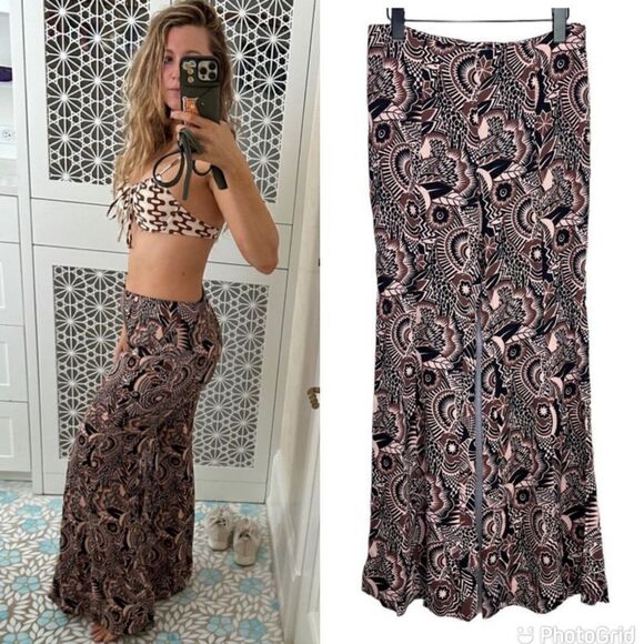 NEW Anthropologie Printed Drapey Flare Pants - Picture 1 of 15
